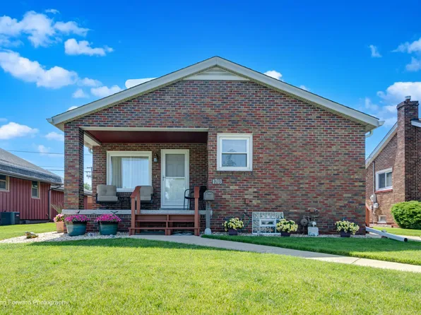 1703 Cora St, Crest Hill, IL 60403