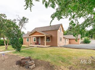 306 W Chestnut St, Genesee, ID 83832