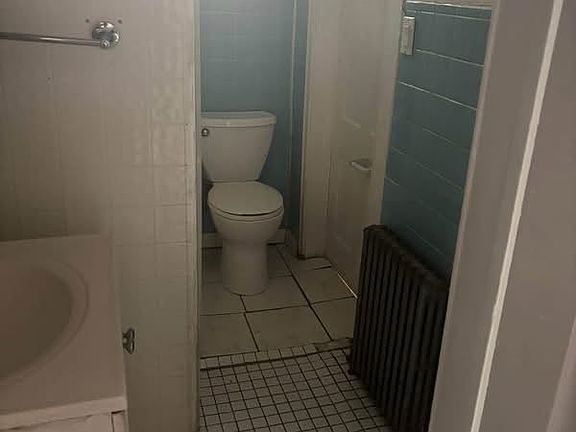 5th image of 210 Renwick St
