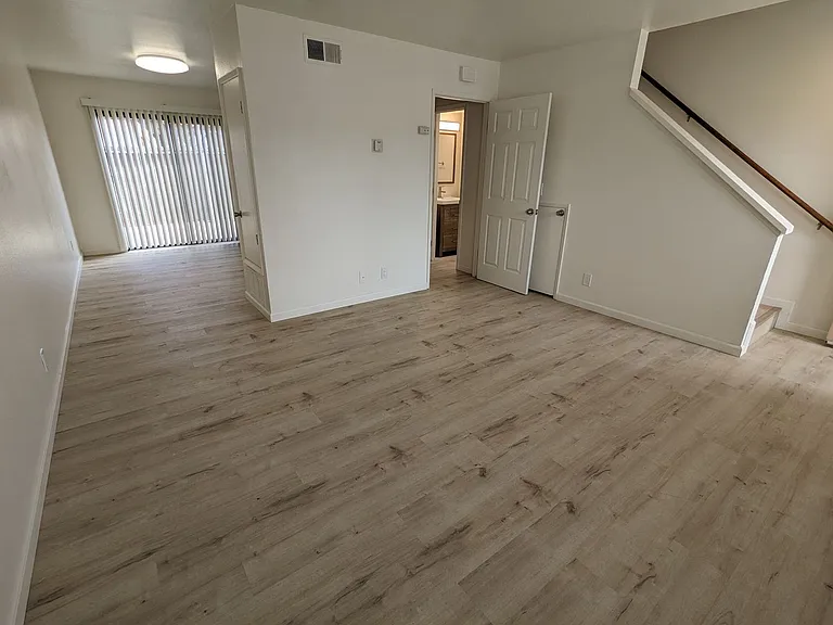 701 N C St — Photo 5