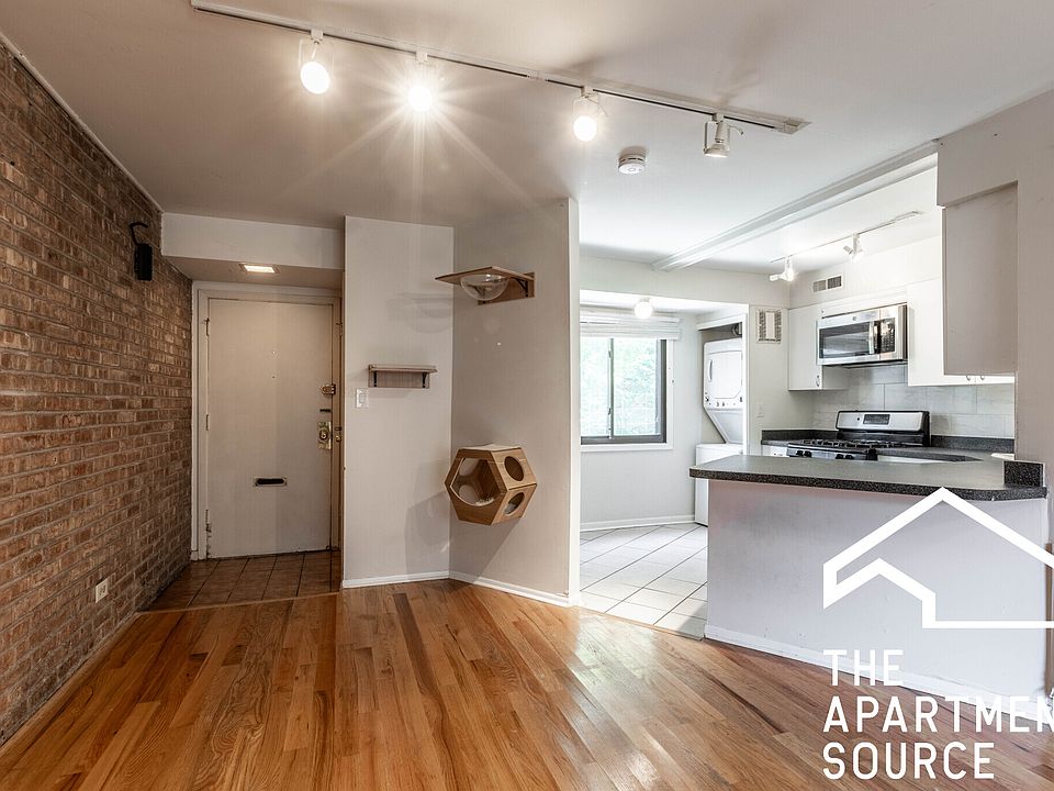 1st image of 715 W Diversey Pkwy APT 9