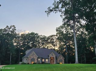 568 Woodford Cv W, Hernando, MS 38632