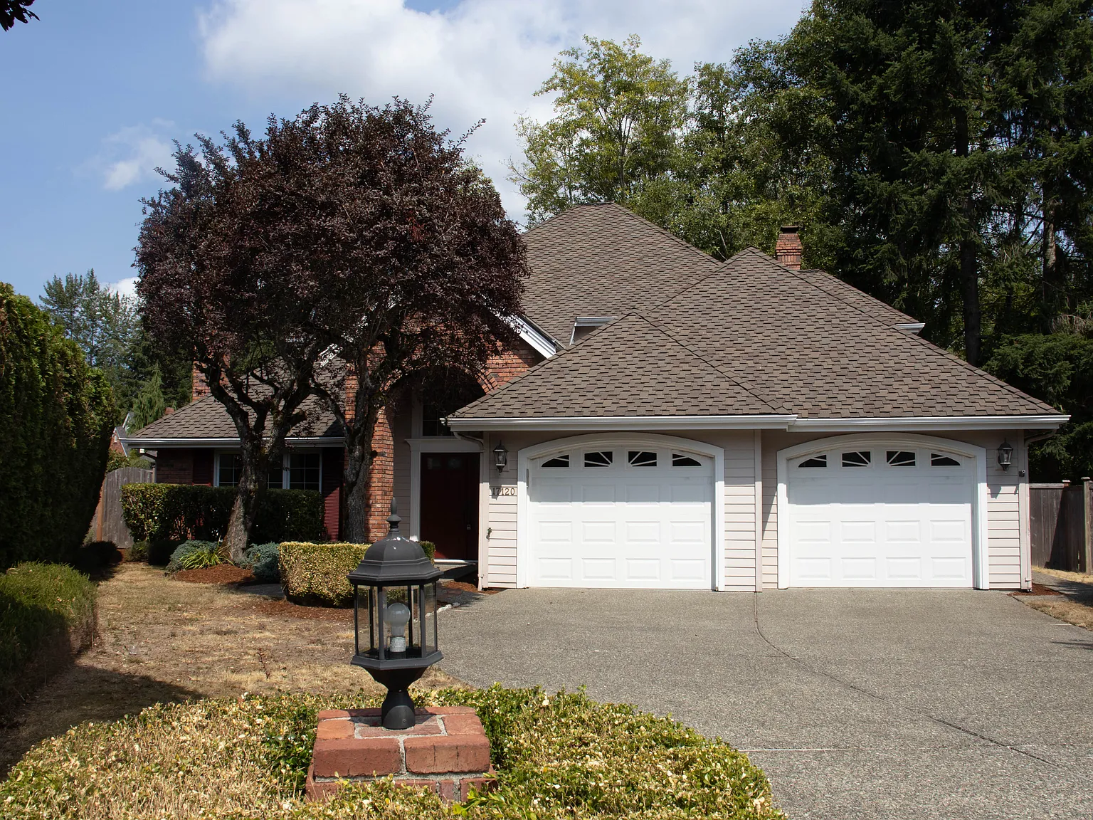 4 bed, 2.5 bath, 2890 sqft, $4,795 — Photo 1