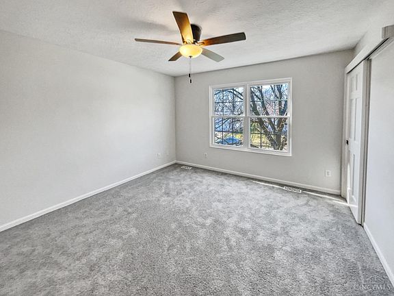 5th image of 576 Brian Dr