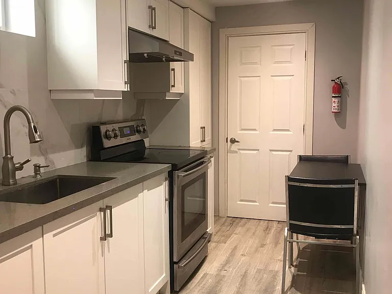 10 Portsmouth Rd #BASEMENT — Photo 9