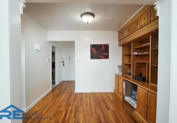 5th image of 2750 Olinville Ave APT 5-A