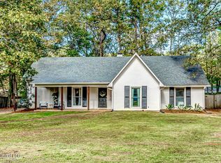 112 Redbud Trl, Brandon, MS 39047