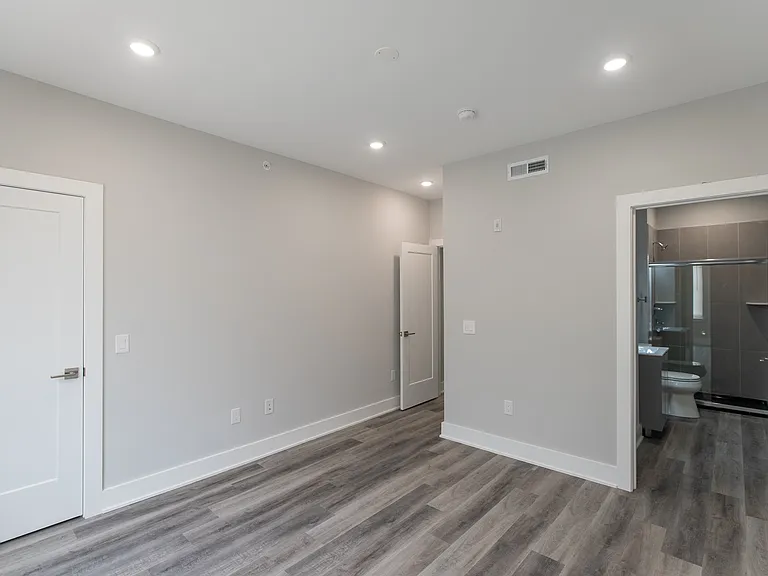 3933 Powelton Ave #401 — Photo 13