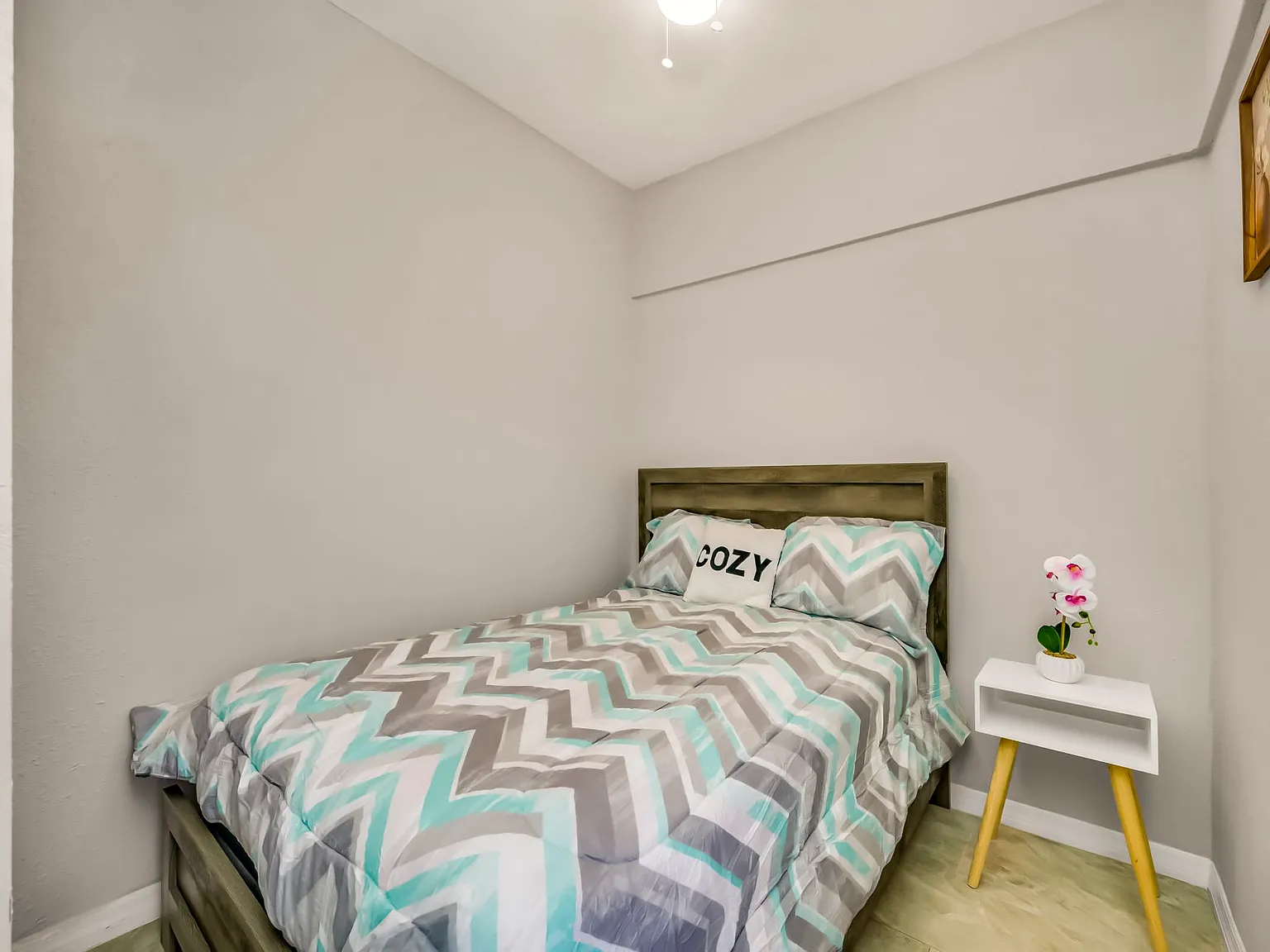 4 bed, 2.0 bath, $862 — Photo 1
