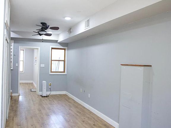 3rd image of 650 E St SE