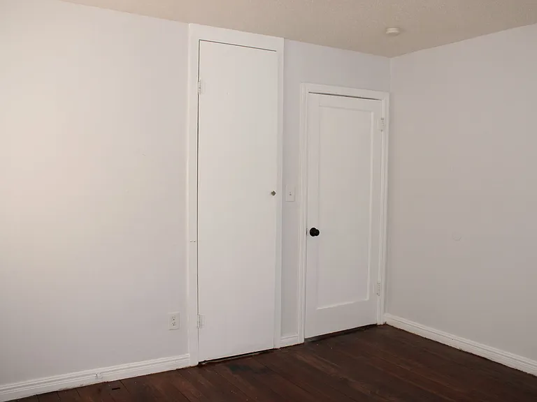 3208 S Harrison St — Photo 6