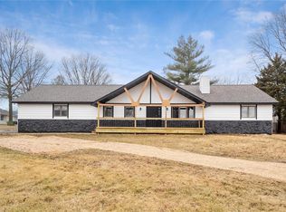 208 Arrowhead Dr, Troy, IL 62294