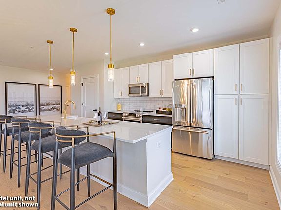 4th image of 5211 Highpointe Lakes Dr #7105