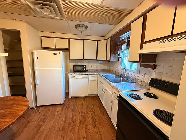 808 Crescent Dr #B — Photo 16