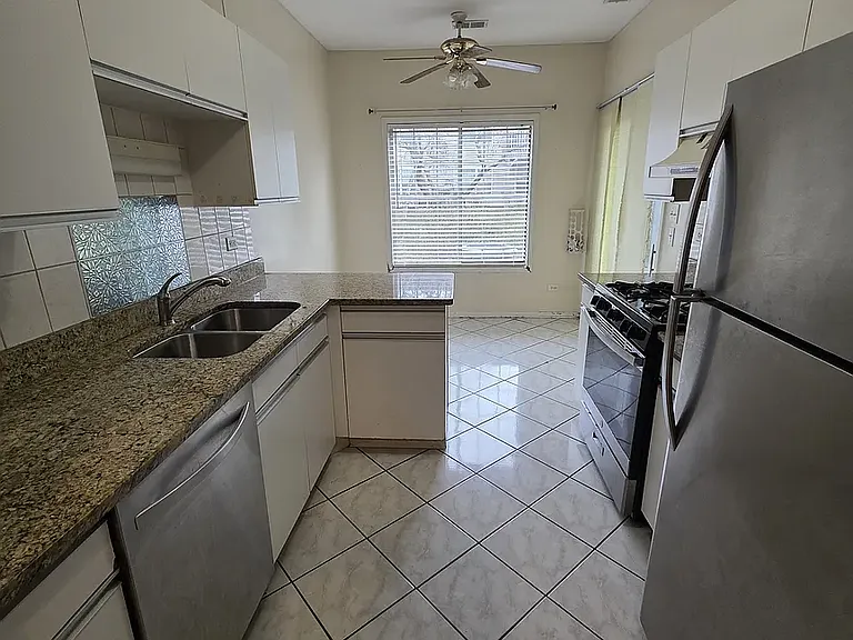 1705 Chesapeake Ln #5 — Photo 9