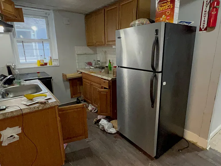 729 Noble Ave #W — Photo 7