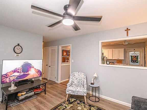 5th image of 3739 Kipling Dr