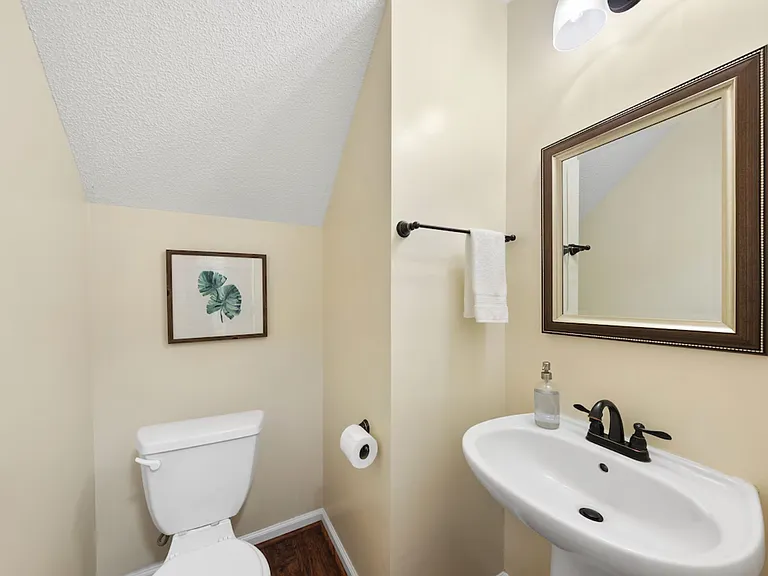 1204 Meadow Moss Ct — Photo 9