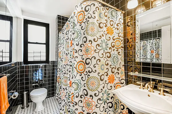 Sold by Compass | media 20