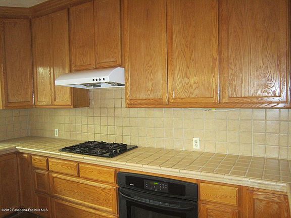 3rd image of 1211 Lyndon St