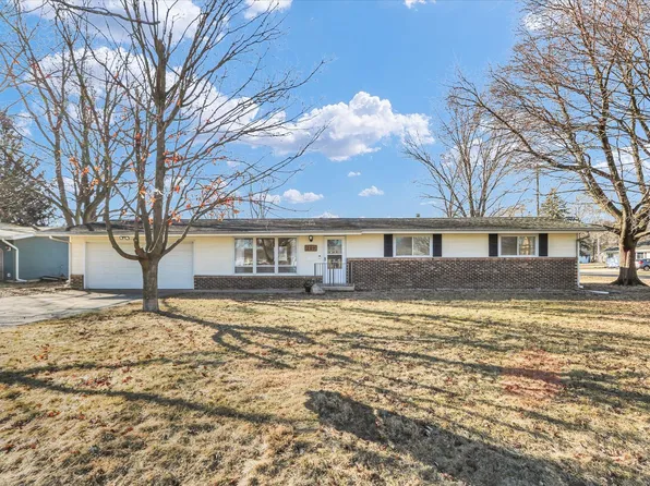 209 W Strong St, Tolono, IL 61880