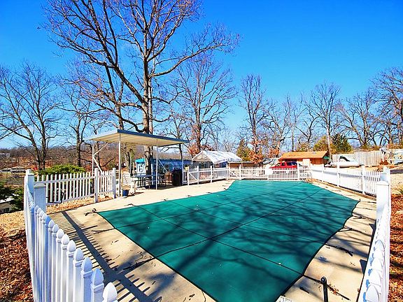 2nd image of 11 Betlo Park Ln