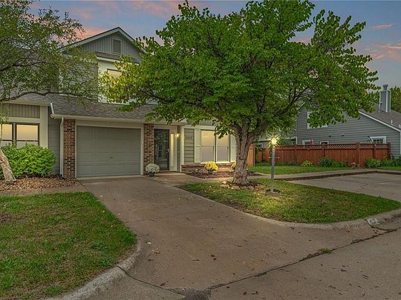 2nd image of 2223 Breckenridge Dr