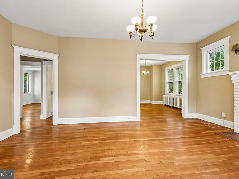 526 N Ivy St — Photo 13