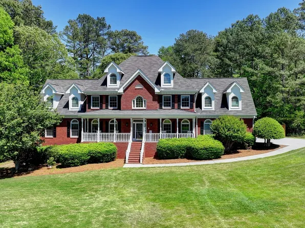 1370 Tree Ln, Snellville, GA 30078