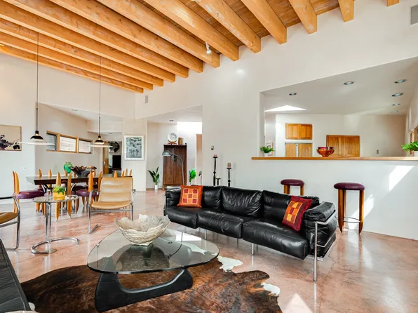 3458 Via Brisa, Santa Fe, NM 87507