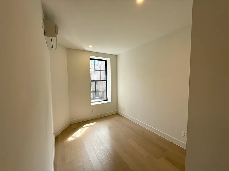 355 E 50th St #5F — Photo 6