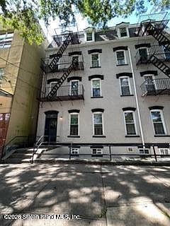 2nd image of 442 Saint Marks Pl