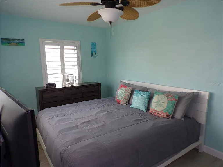 21088 Edgewater Dr — Photo 8