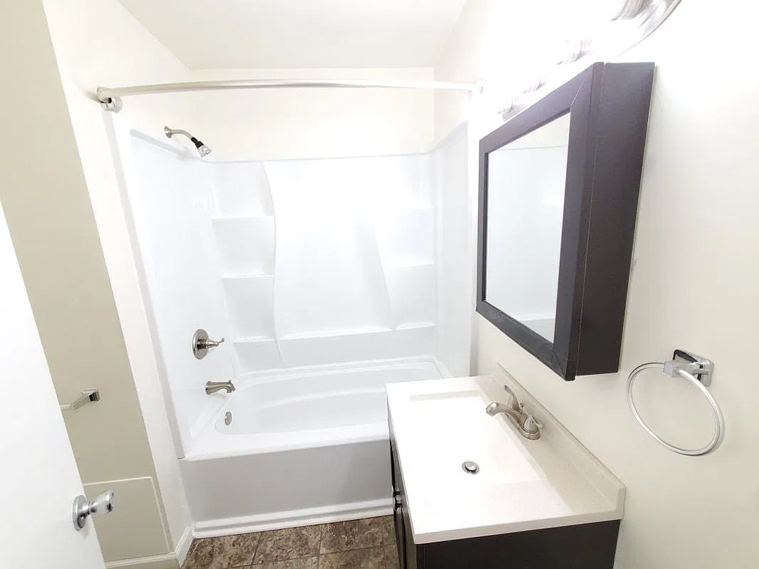 717 State St — Photo 2