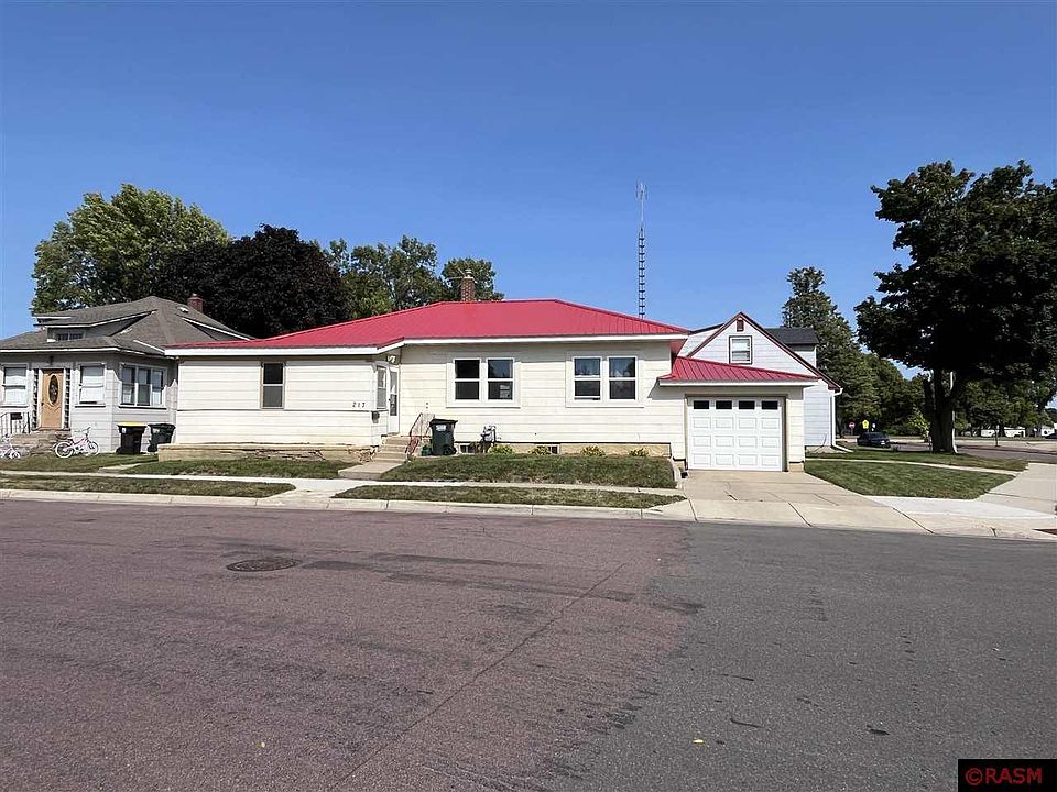 1st image of 217 4th St S