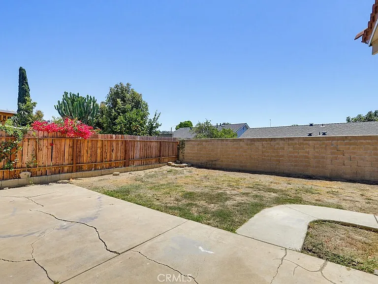 243 N Pageant St — Photo 45