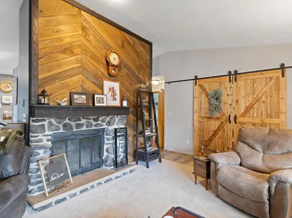 1633 Tonya Trail, Neenah, WI 54956