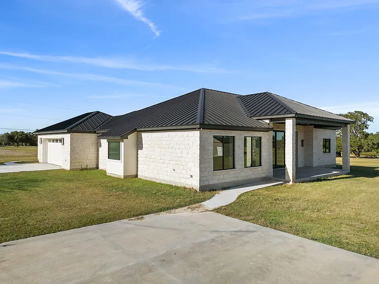 4558 Hicks Ln — Photo 35
