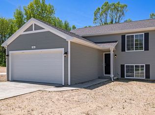 Pebble Ln, Battle Creek, MI 49014