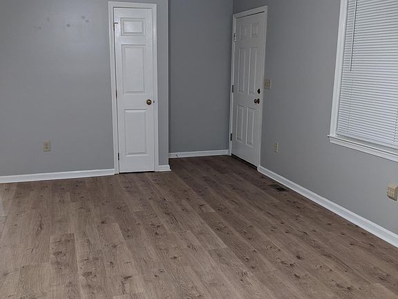 5th image of 265 Dogwood Dr