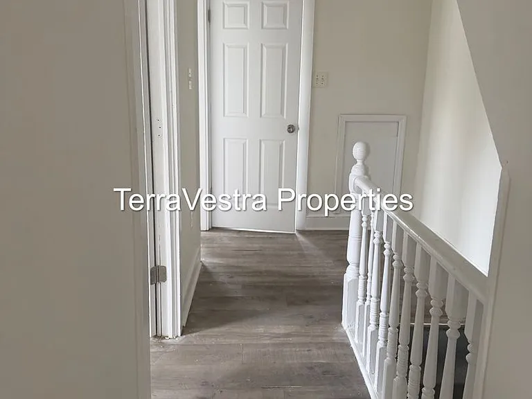 130-132 W McNeal St — Photo 17