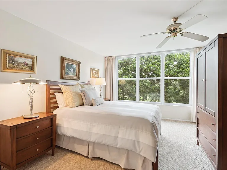 3900 Oaks Clubhouse Dr #409 — Photo 7