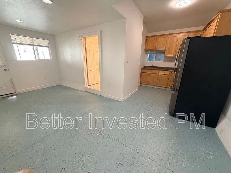 2 bed, 1.0 bath, $2,000 — Photo 2
