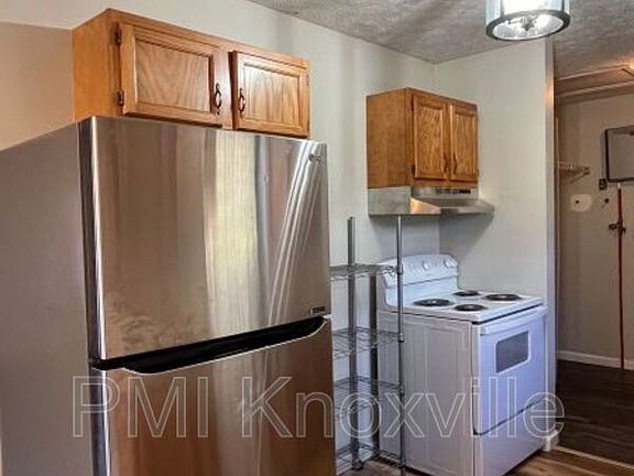 3rd image of 3204 Jenkins St