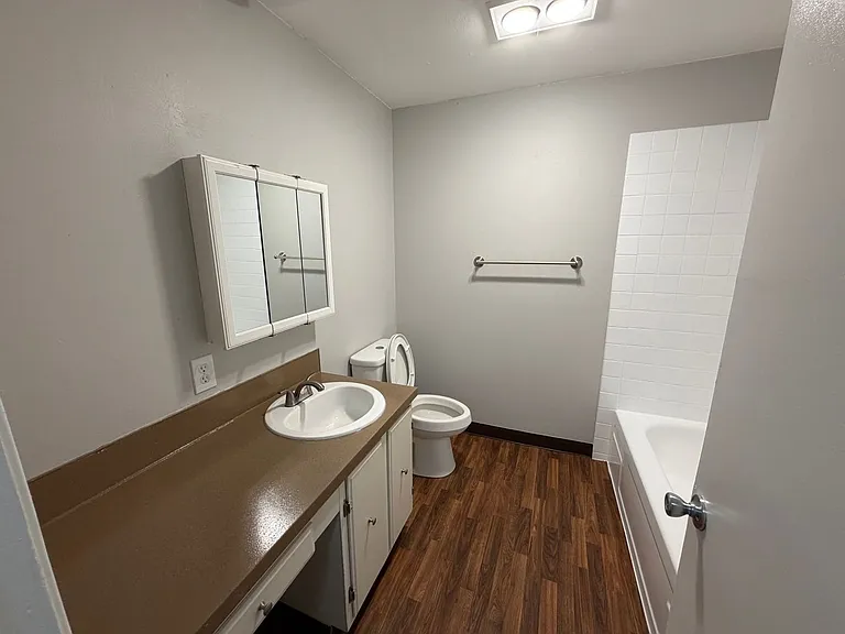 Orchard Park Apartments — Photo 31