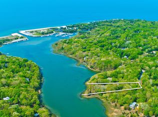 72 Fenmarsh Rd, East Hampton, NY 11937