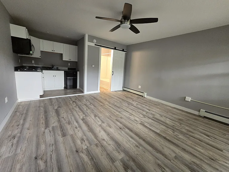 416 Old Claremont Rd #4 — Photo 2