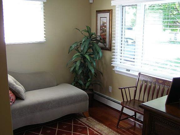 5th image of 21 Hark Ln