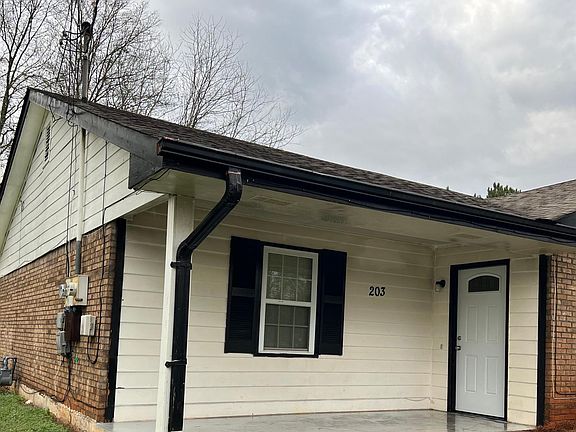 2nd image of 203 Toby Springs Ln