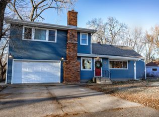 2291 Knoll Dr, Mounds View, MN 55112